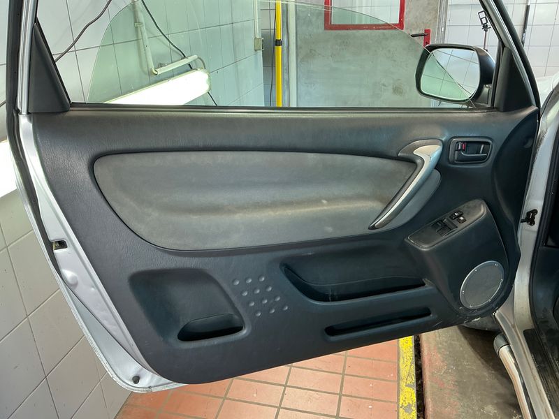 Toyota RAV 4 2.0 D-4D 4x4 2005 – снимка 24
