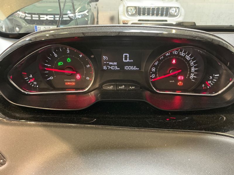 Peugeot 208 1.6 HDi Active — zdjęcie 13