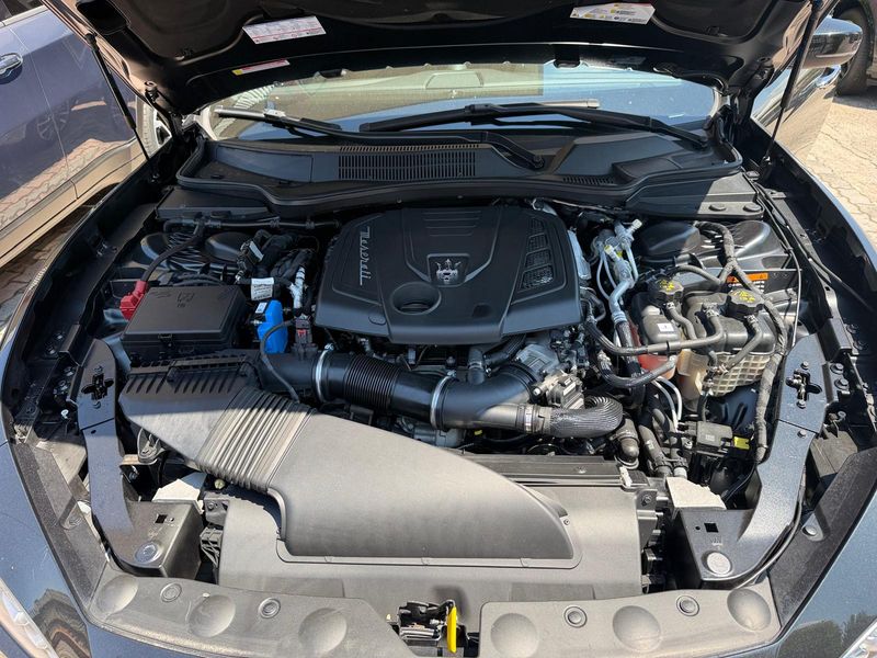 Maserati Ghibli 2.0 Turbo Mild-Hybrid GT — zdjęcie 8