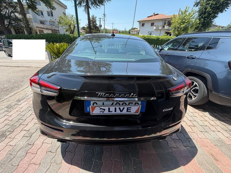 Maserati Ghibli 2.0 Turbo Mild-Hybrid GT — zdjęcie 4