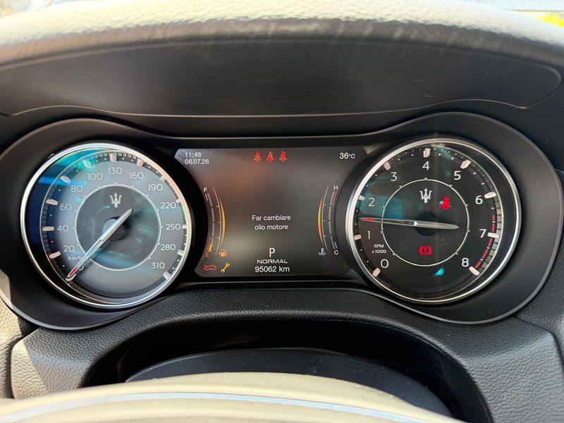 Maserati Ghibli 2.0 Turbo Mild-Hybrid GT — zdjęcie 12