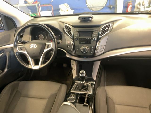 Hyundai i40 1.6 5 Star Edition — zdjęcie 12