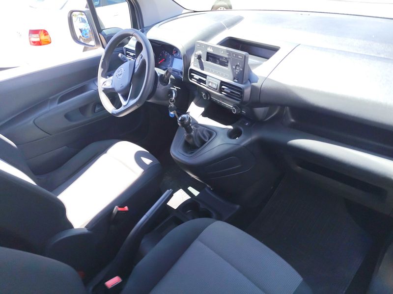 Opel Combo 1.5 CDTI Express — zdjęcie 11