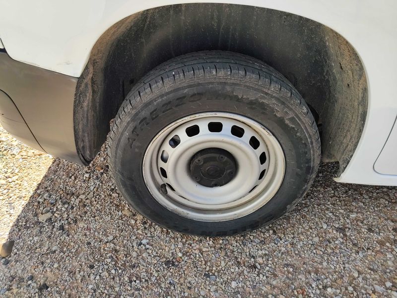 Opel Combo 1.5 CDTI Express — zdjęcie 16