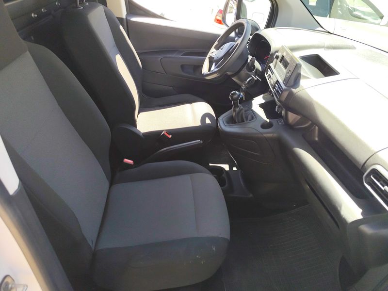 Opel Combo 1.5 CDTI Express — zdjęcie 10