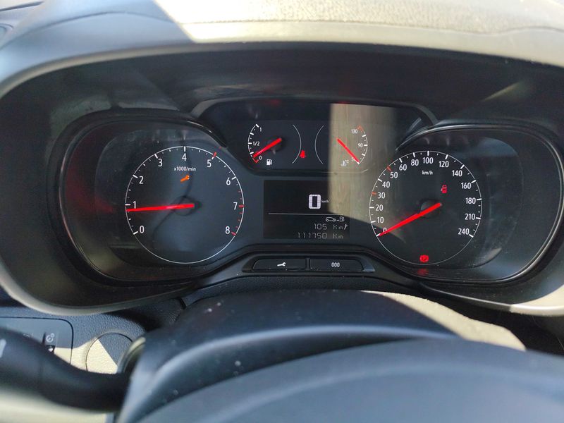 Opel Combo 1.5 CDTI Express — zdjęcie 12