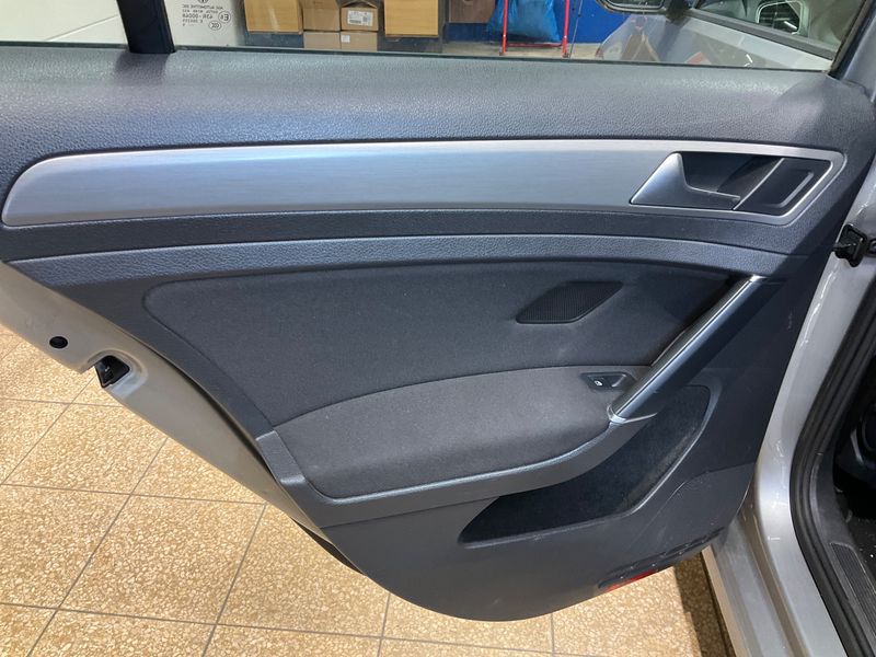 Volkswagen Golf VII 1.6 TDI Comfortline BlueMotion Tech 2015 – снимка 34