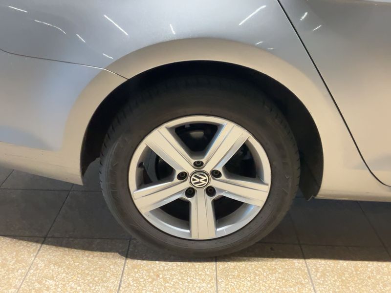 Volkswagen Golf VII 1.6 TDI Comfortline BlueMotion Tech 2015 – снимка 9