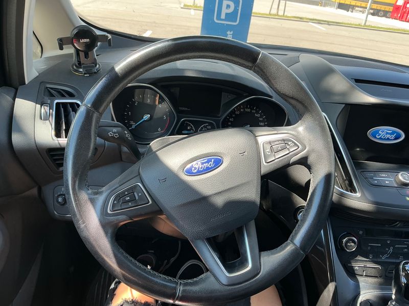 Ford Grand C-Max 1.5 TDCi Titanium 2017 – снимка 39