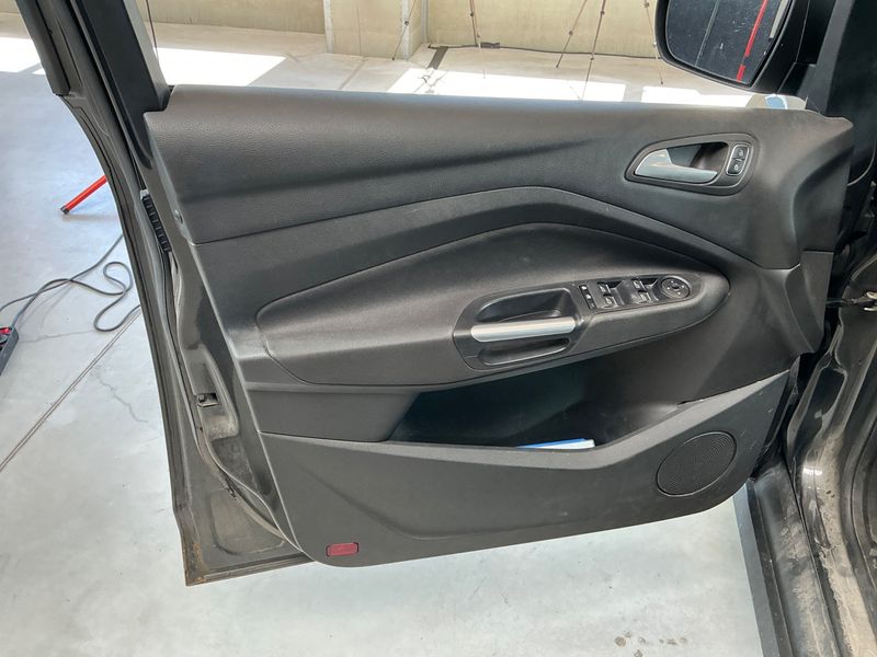 Ford Grand C-Max 1.5 TDCi Titanium 2017 – снимка 38