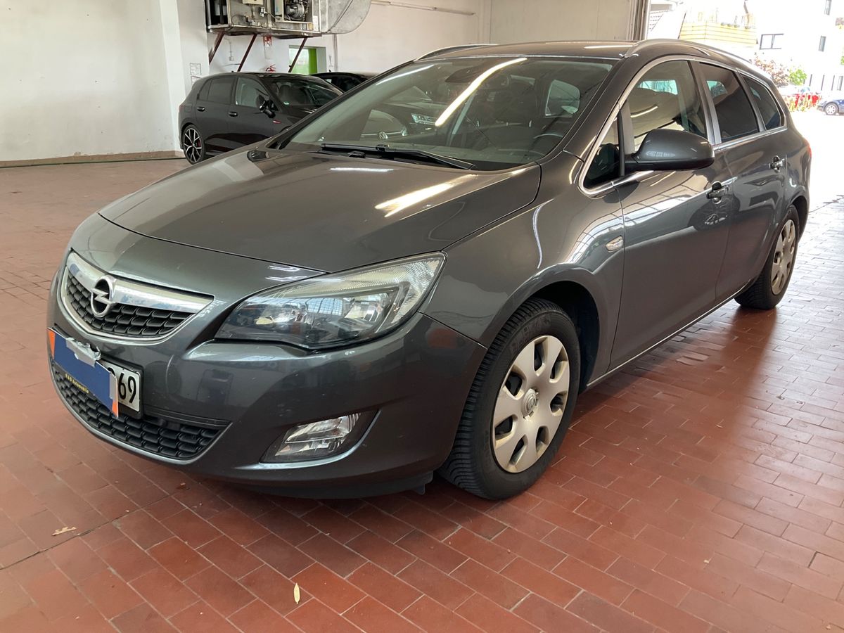 Opel Astra 2011
