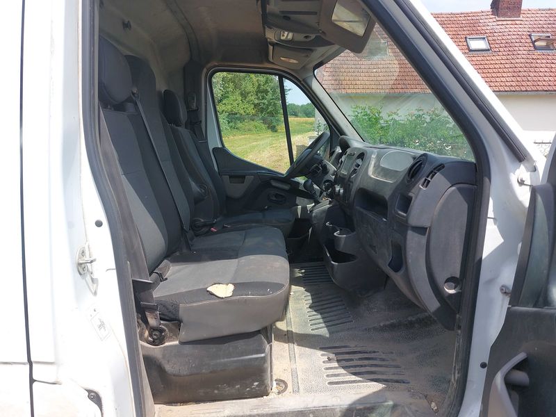 Renault Master 2.3 dCi L2H2 3,3 Grand Confort — zdjęcie 10