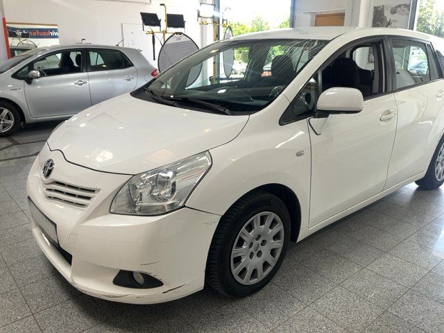 Toyota Verso 1.8 Comfort — zdjęcie 2