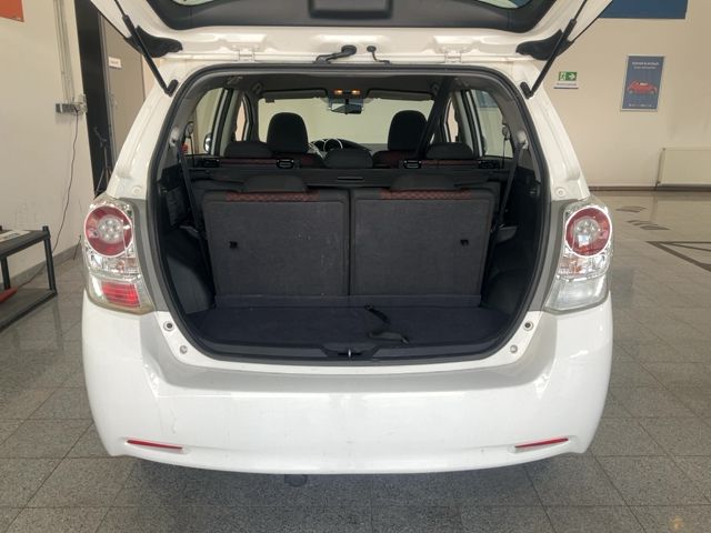 Toyota Verso 1.8 Comfort — zdjęcie 10