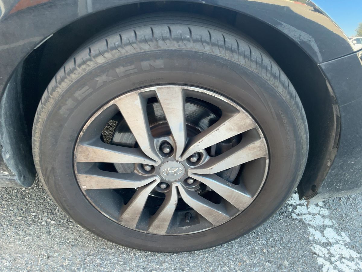 Hyundai i30 2019 — photo 12
