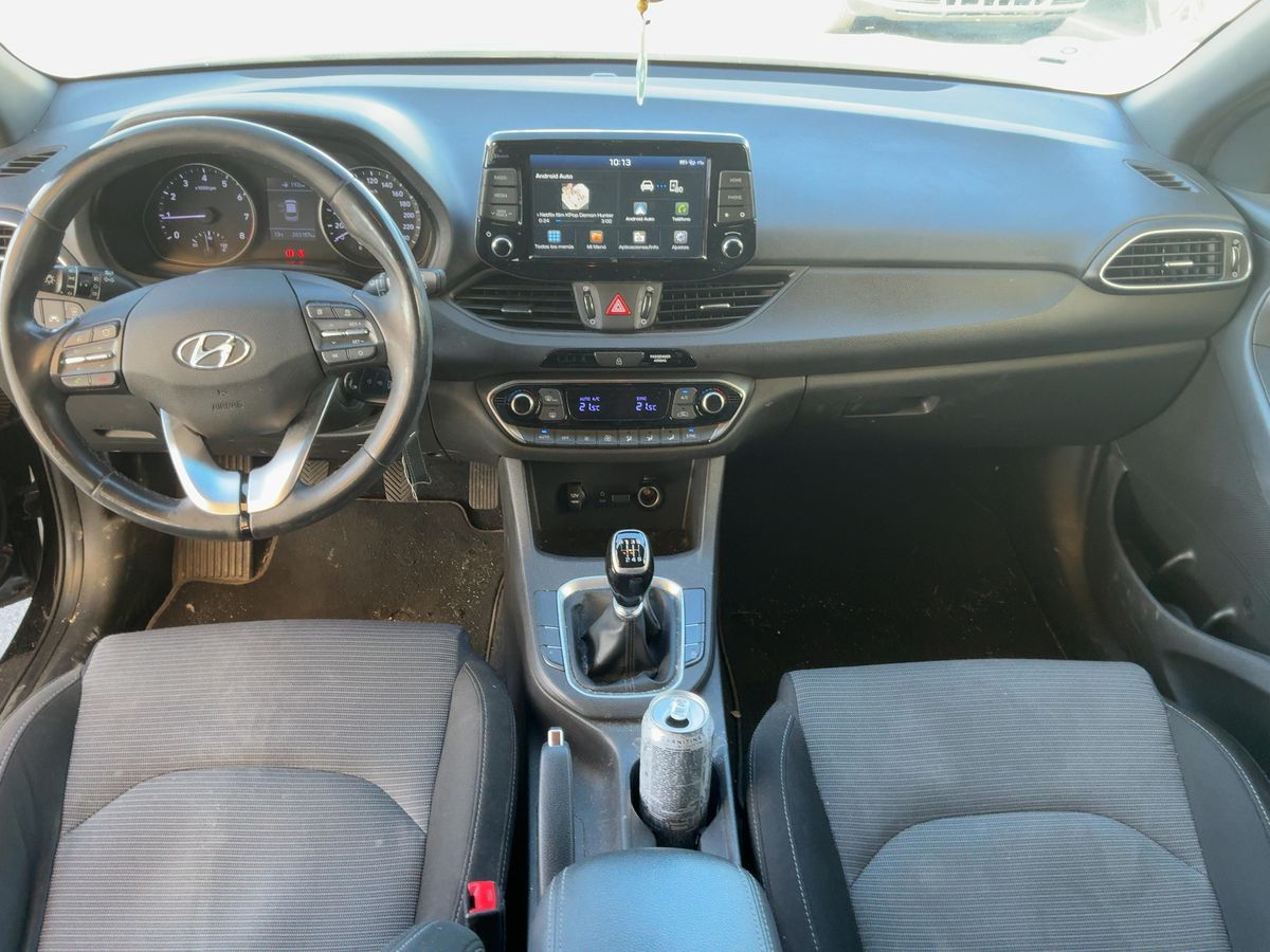 Hyundai i30 2019 — photo 18
