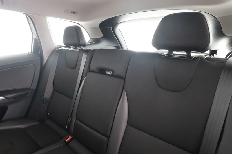 Volvo XC60 2.0 D3 Kinetic 2WD — zdjęcie 14