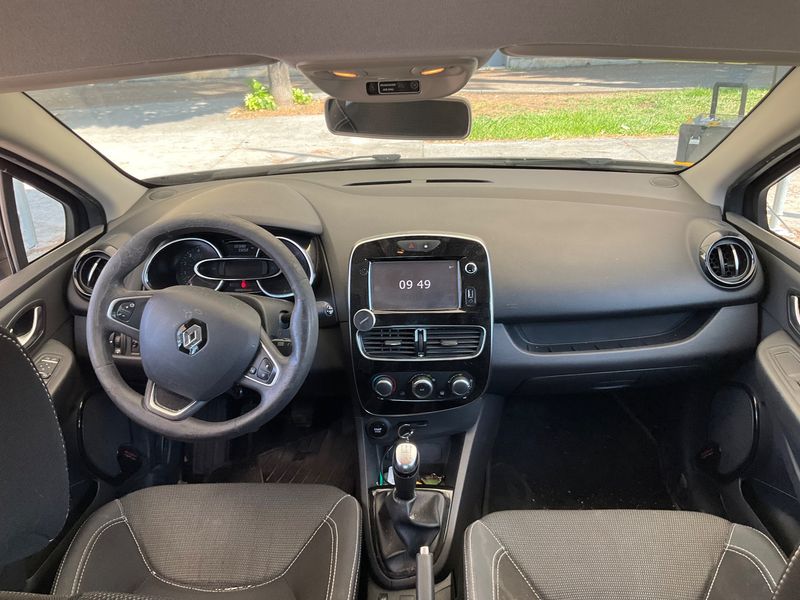 Renault Clio 1.5 dCi Zen Réversible 2018 – снимка 17