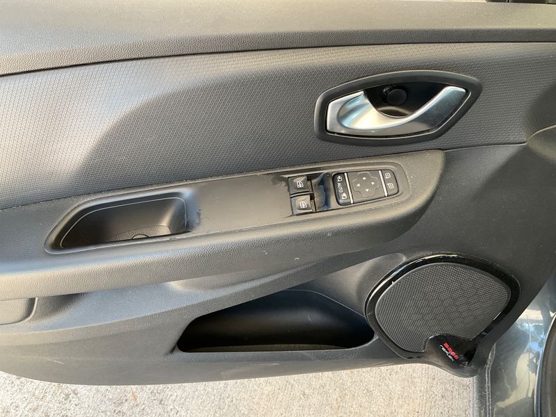 Renault Clio 1.5 dCi Zen Réversible 2018 – снимка 27