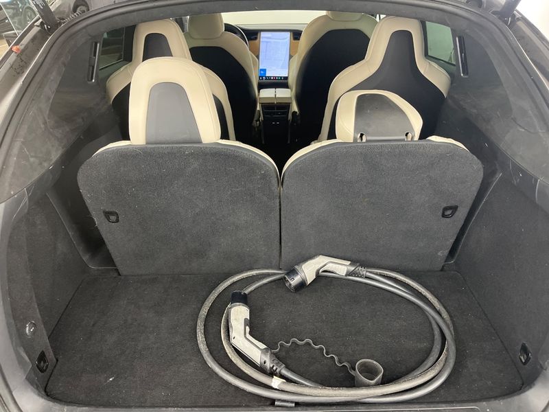 Tesla Model X Long Range — zdjęcie 5