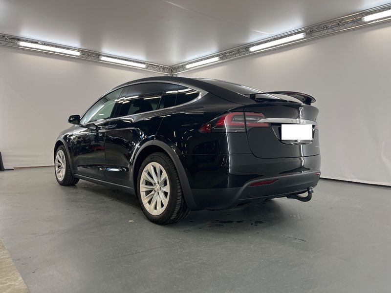 Tesla Model X Long Range — zdjęcie 2