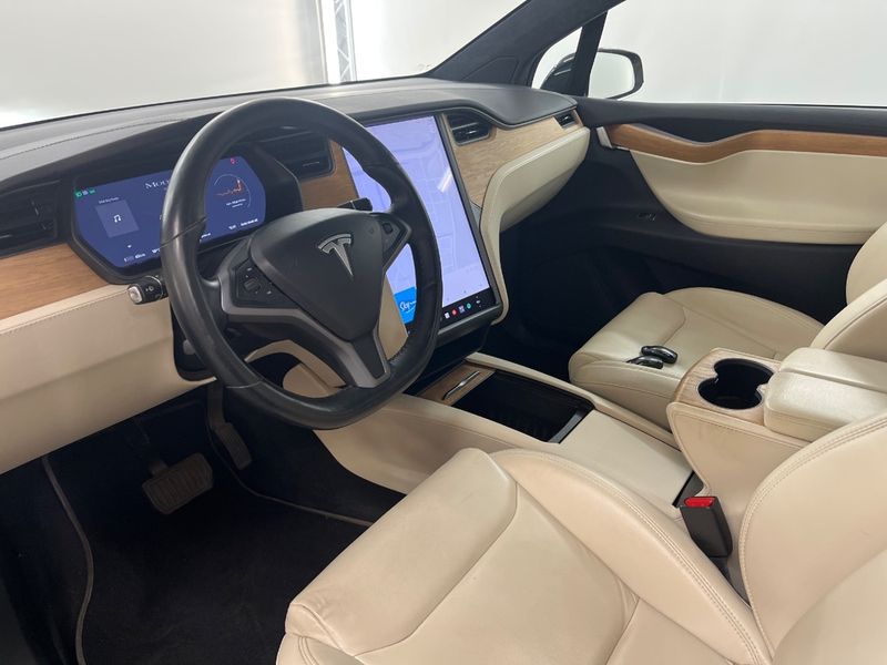 Tesla Model X Long Range — zdjęcie 7