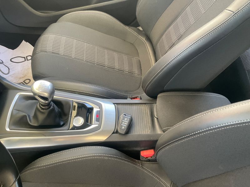 Peugeot 308 1.5 Blue-HDi Allure 2018 – снимка 33