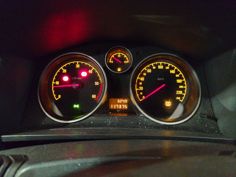 Opel Zafira 1.9 CDTI Cosmo — zdjęcie 12