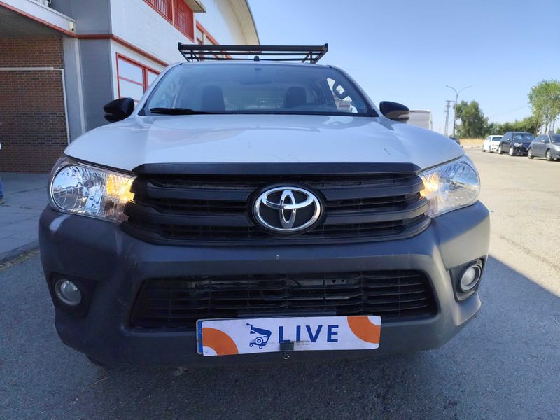 Toyota Hilux 2.4 D-4D Cabina Sencilla GX 4x4 — zdjęcie 7