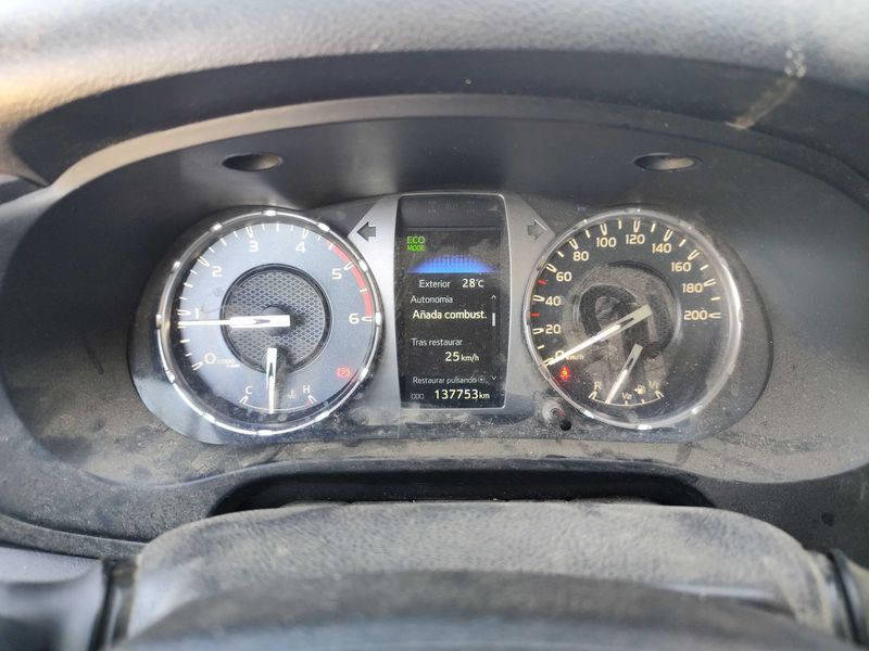Toyota Hilux 2.4 D-4D Cabina Sencilla GX 4x4 — zdjęcie 12