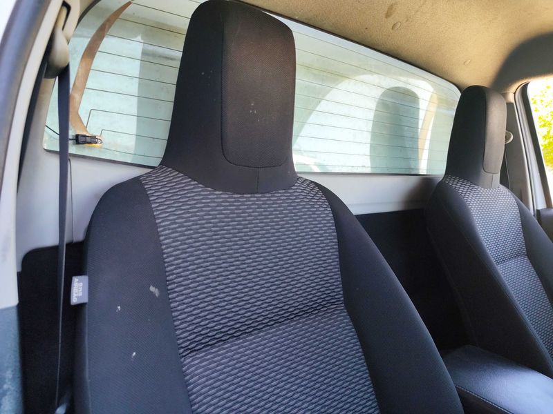Toyota Hilux 2.4 D-4D Cabina Sencilla GX 4x4 — zdjęcie 13