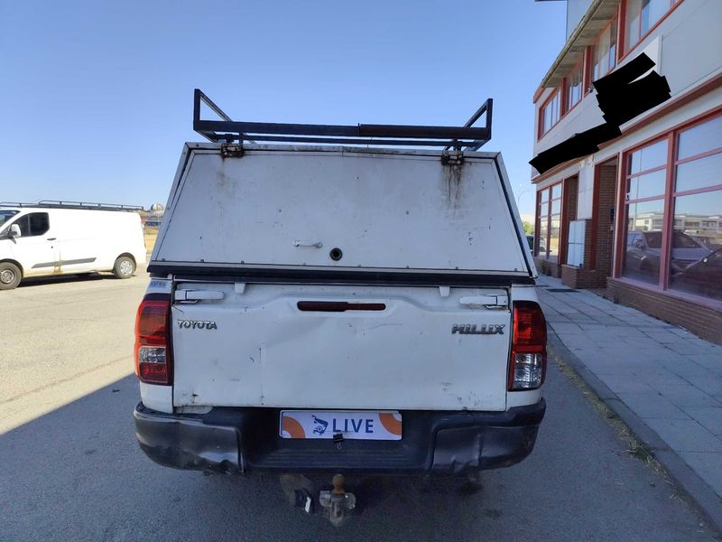Toyota Hilux 2.4 D-4D Cabina Sencilla GX 4x4 — zdjęcie 4
