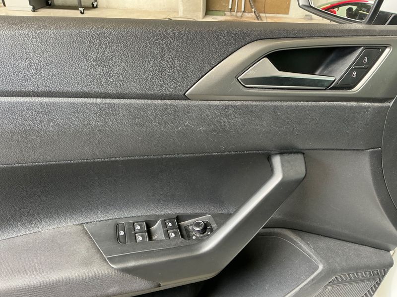 Volkswagen Polo 1.6 TDI Confortline Business 2019 – снимка 25
