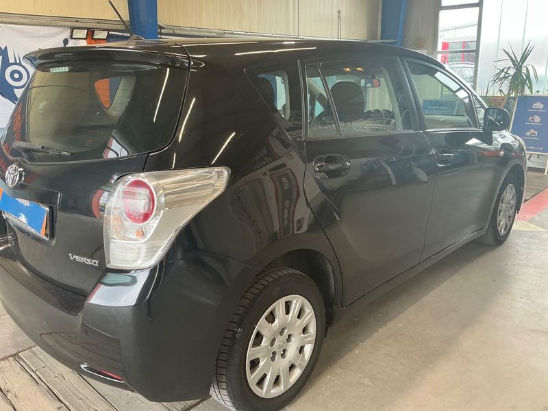 Toyota Verso 2.0 D-4D Life — zdjęcie 2