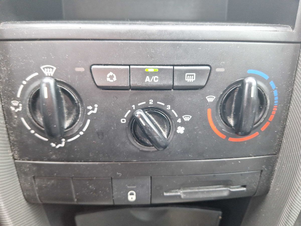 Peugeot 207 2007 — photo 25