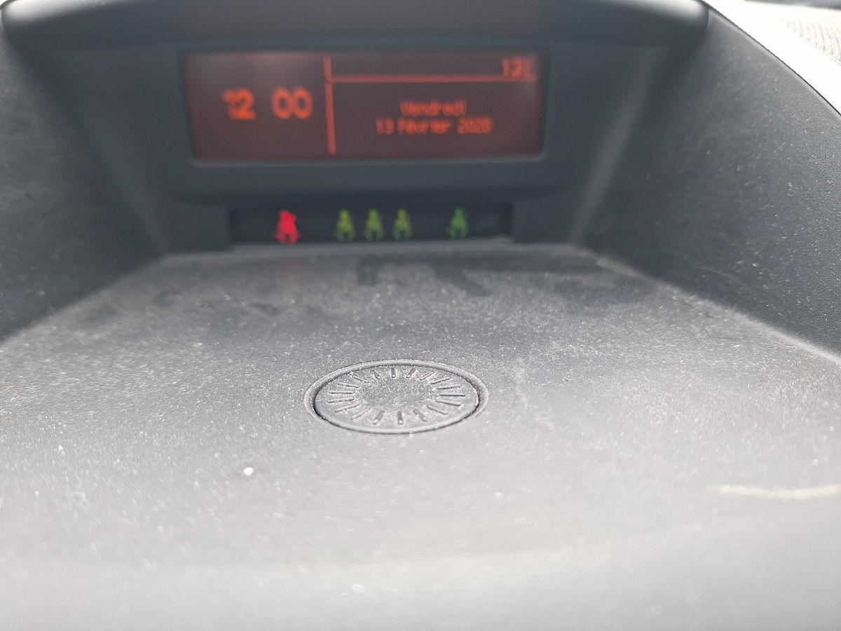 Peugeot 207 2007 — photo 23