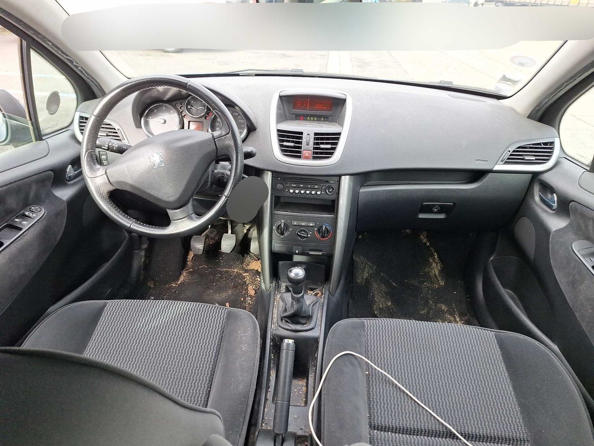 Peugeot 207 2007 — photo 12