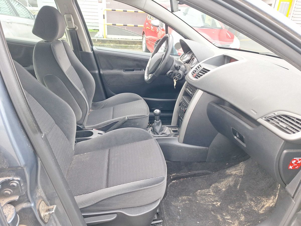 Peugeot 207 2007 — photo 11