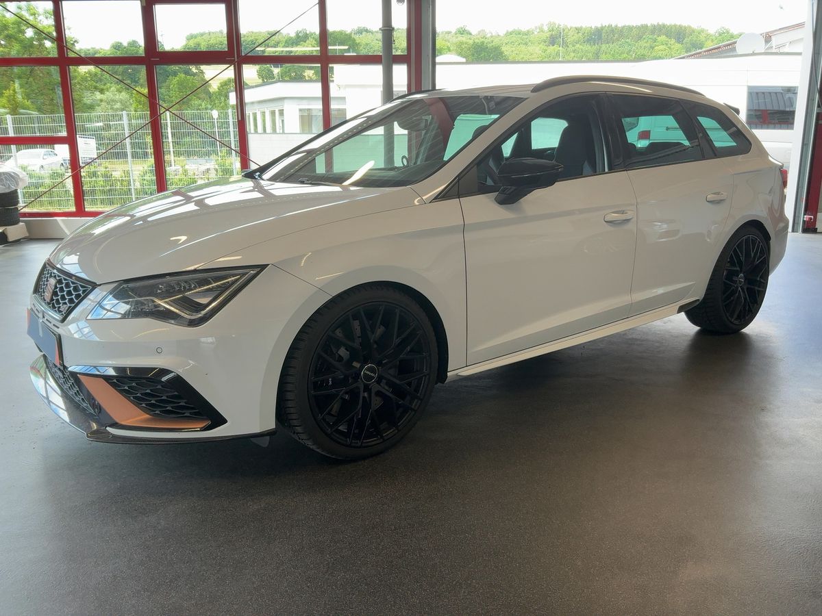 Seat Leon 2020 — photo 1