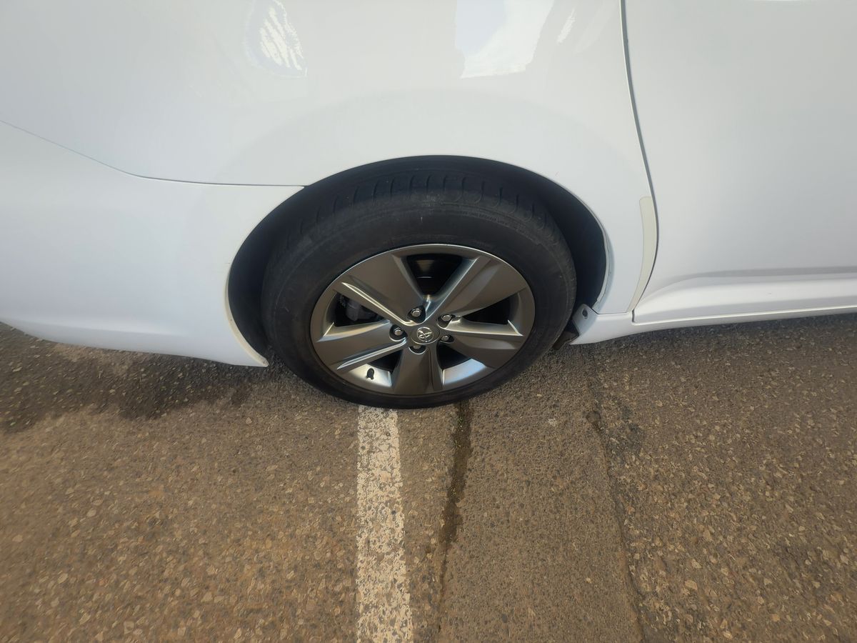 Toyota Avensis 2015 — photo 10