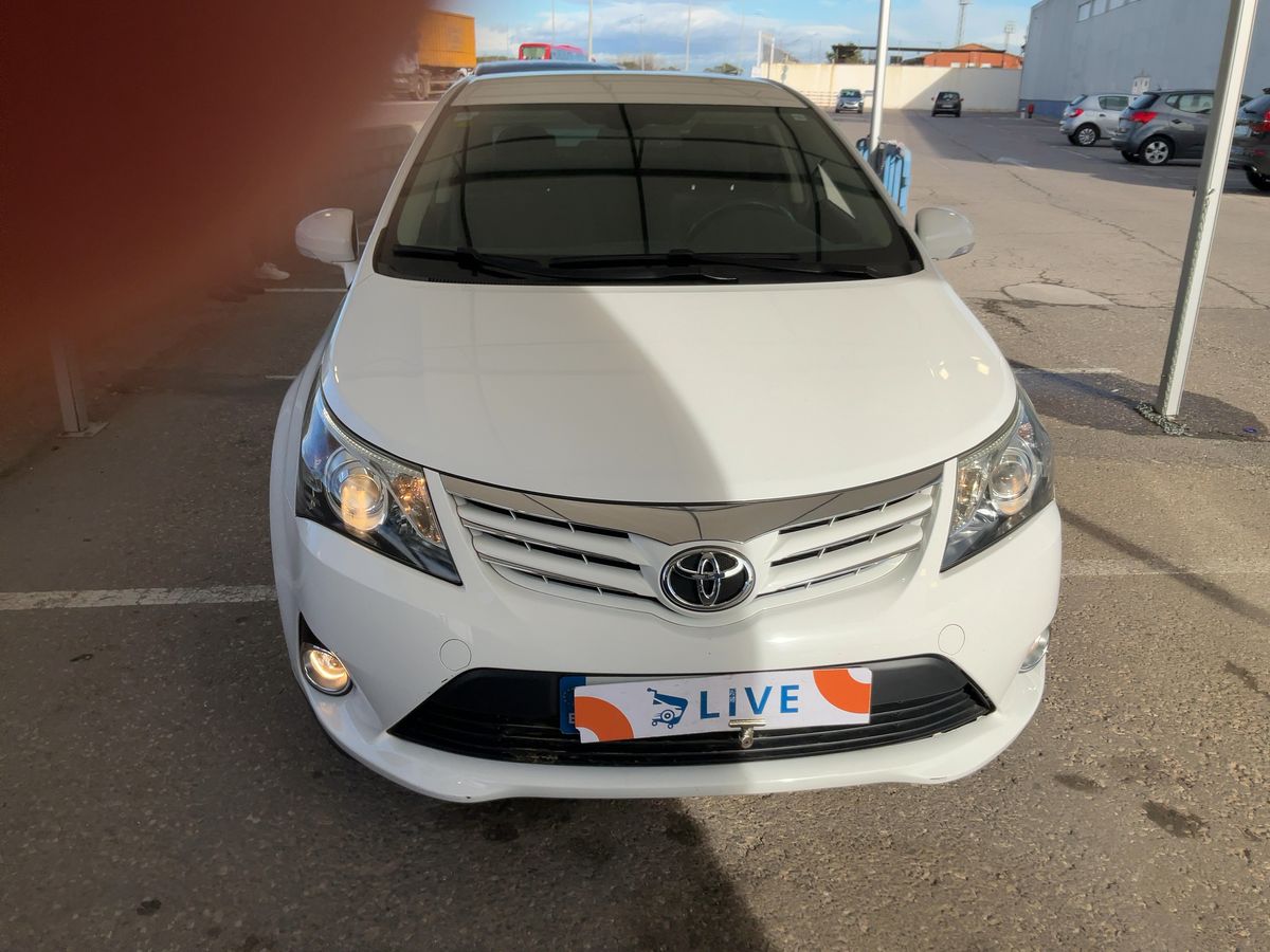 Toyota Avensis 2015 — photo 15