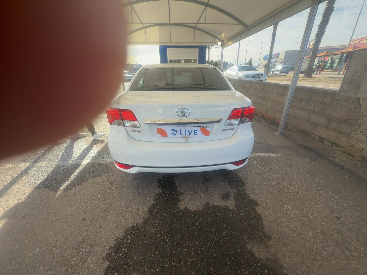 Toyota Avensis 2015 — photo 8