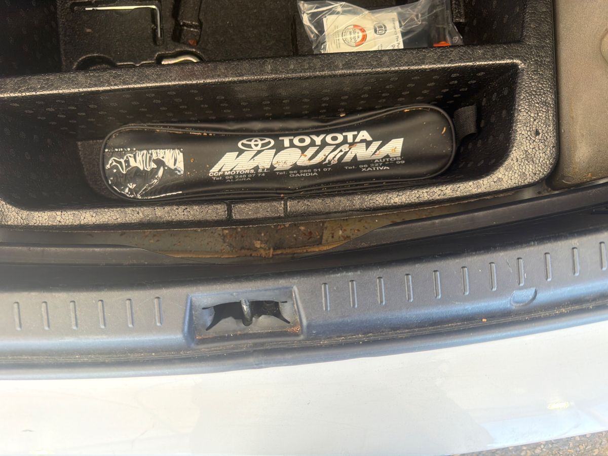 Toyota Avensis 2015 — photo 24