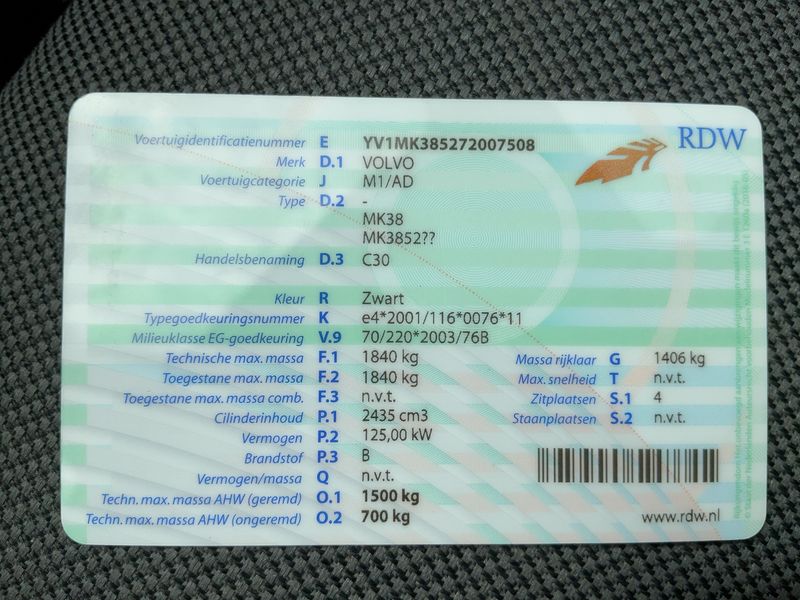 Volvo C30 2.4 Kinetic — zdjęcie 15