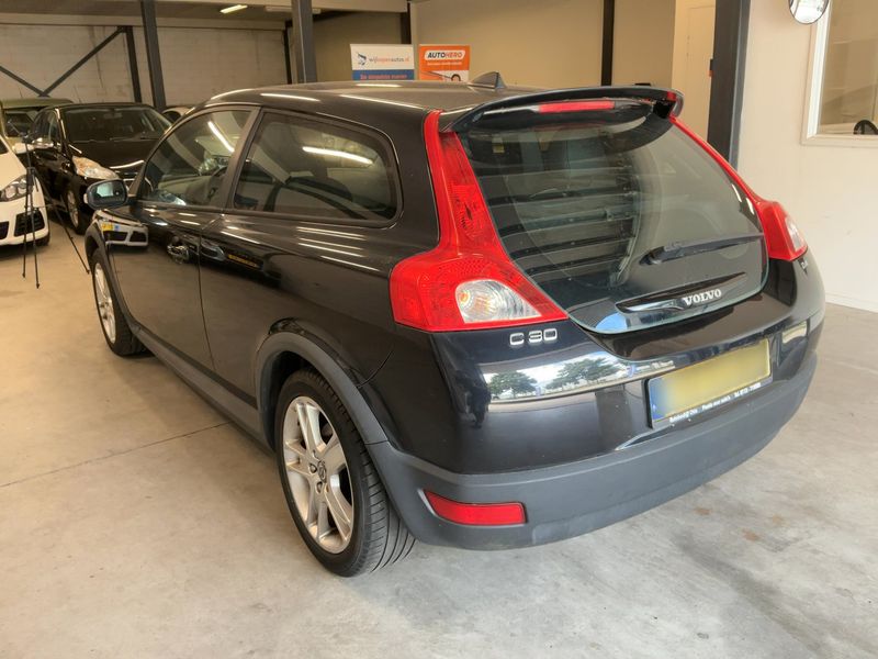 Volvo C30 2.4 Kinetic — zdjęcie 3