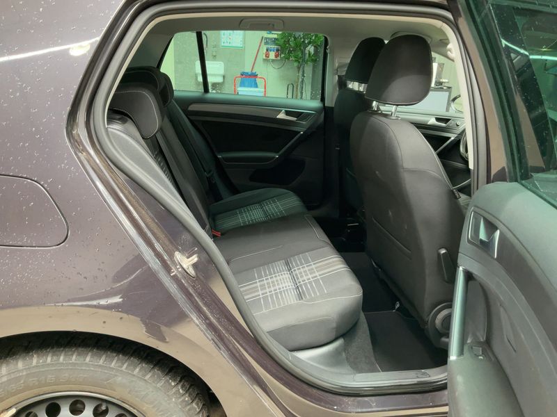 Volkswagen Golf VII 1.6 TDI Lounge BlueMotion Tech — zdjęcie 14