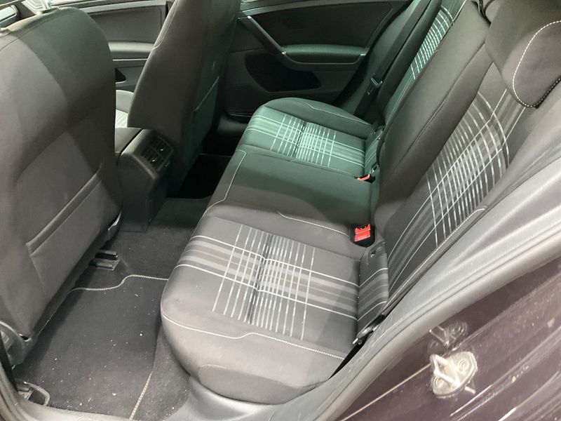 Volkswagen Golf VII 1.6 TDI Lounge BlueMotion Tech 2015 – снимка 26