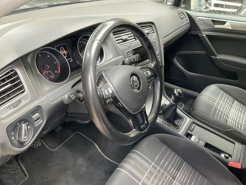 Volkswagen Golf VII 1.6 TDI Lounge BlueMotion Tech 2015 – снимка 24