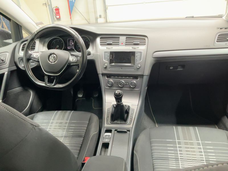 Volkswagen Golf VII 1.6 TDI Lounge BlueMotion Tech — zdjęcie 12