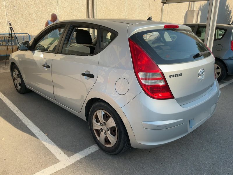 Hyundai i30 1.6 CRDi 2010 – снимка 6